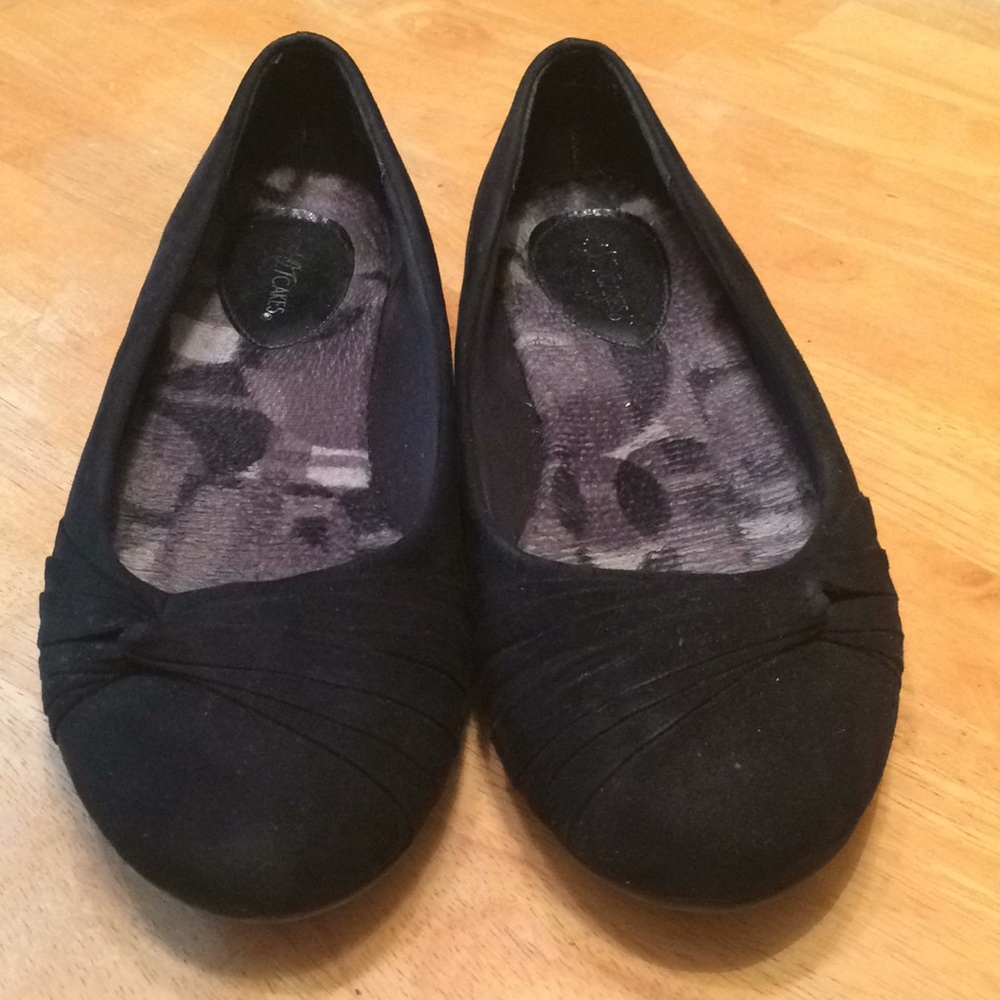 Black flats